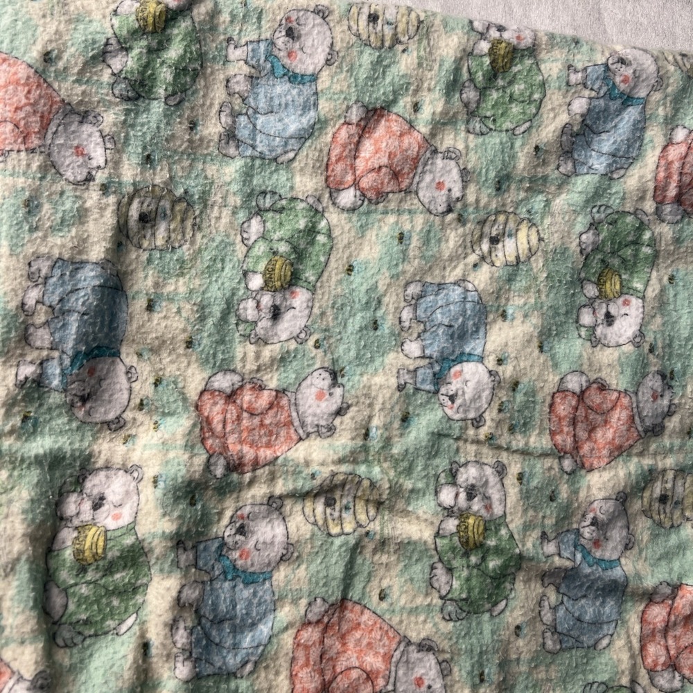 Vintage Cotton Flannel Green Satin Trim Baby Blanket Bears & Bee Hives 38x34 - Picture 3 of 5